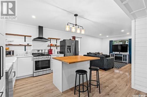 450 Stadacona Street W, Moose Jaw, SK - Indoor Photo Showing Kitchen