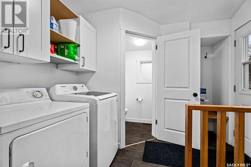 450 Stadacona Street W, Moose Jaw, SK - Indoor Photo Showing Laundry Room