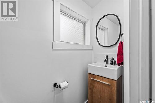 450 Stadacona Street W, Moose Jaw, SK - Indoor Photo Showing Bathroom