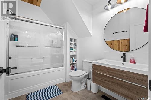 450 Stadacona Street W, Moose Jaw, SK - Indoor Photo Showing Bathroom