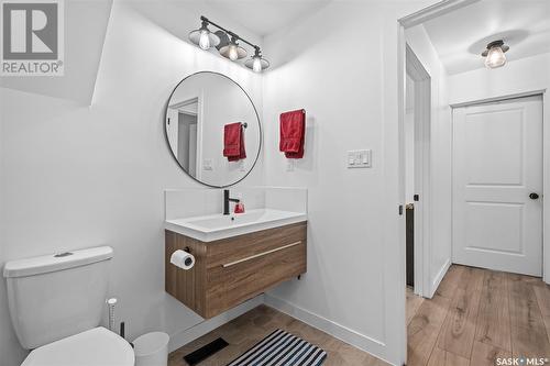 450 Stadacona Street W, Moose Jaw, SK - Indoor Photo Showing Bathroom