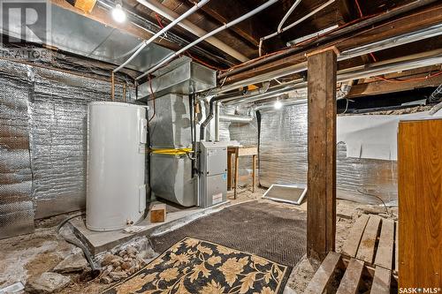 450 Stadacona Street W, Moose Jaw, SK - Indoor Photo Showing Basement