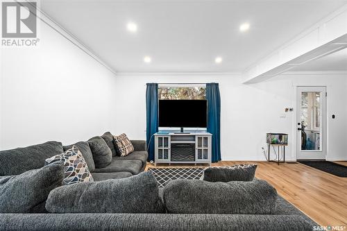 450 Stadacona Street W, Moose Jaw, SK - Indoor Photo Showing Living Room