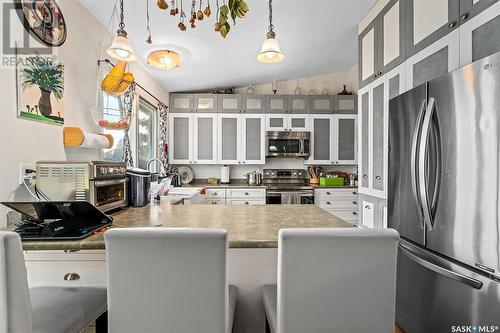 315 Birch Street, Caronport, SK - Indoor Photo Showing Kitchen With Stainless Steel Kitchen