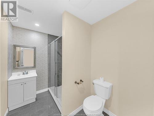 2648 Chick Court, Windsor, ON - Indoor Photo Showing Bathroom