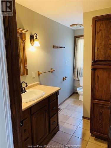 950 Grand Marais East #Upper, Windsor, ON - Indoor Photo Showing Bathroom