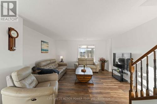 420 Harvest Valley Drive, Ottawa, ON - Indoor Photo Showing Living Room