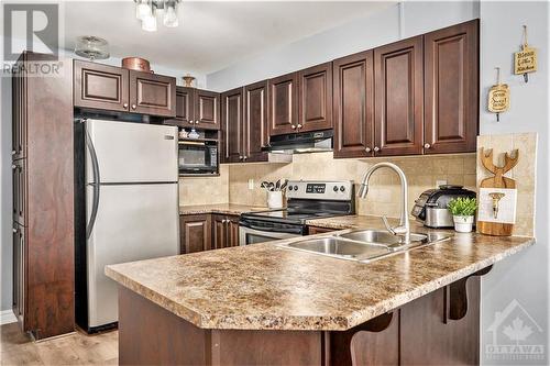 644 Lakeridge Drive, Ottawa, ON - Indoor Photo Showing Kitchen With Double Sink With Upgraded Kitchen