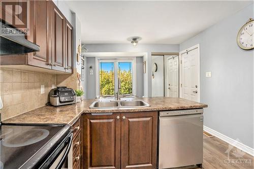 644 Lakeridge Drive, Ottawa, ON - Indoor Photo Showing Kitchen With Double Sink