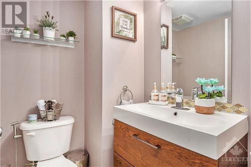 644 Lakeridge Drive, Ottawa, ON - Indoor Photo Showing Bathroom