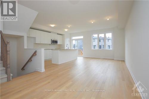 734 Sebastian Street, Ottawa, ON - Indoor Photo Showing Kitchen