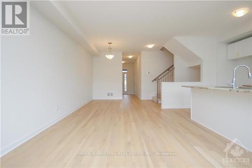 734 Sebastian Street, Ottawa, ON - Indoor Photo Showing Kitchen