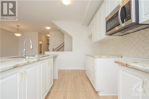 734 Sebastian Street, Ottawa, ON - Indoor Photo Showing Kitchen