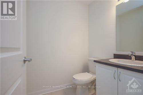 734 Sebastian Street, Ottawa, ON - Indoor Photo Showing Bathroom