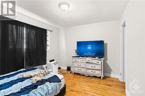 2418 Carlsen Avenue, Ottawa, ON - Indoor Photo Showing Bedroom