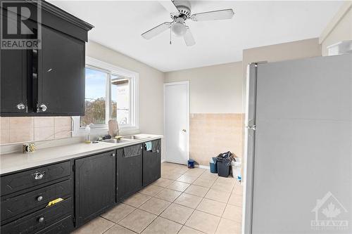 2418 Carlsen Avenue, Ottawa, ON - Indoor Photo Showing Kitchen