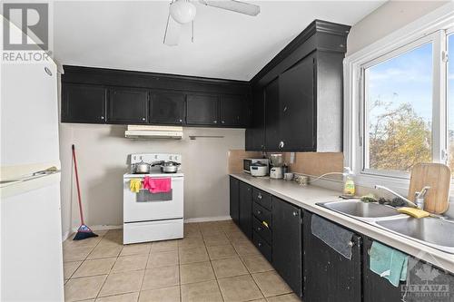 2418 Carlsen Avenue, Ottawa, ON - Indoor Photo Showing Kitchen With Double Sink