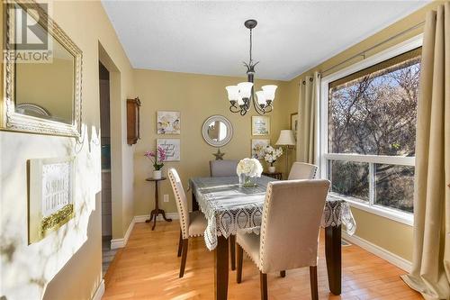 53 Cambridge Crescent, Brockville (810 - Brockville), ON - Indoor Photo Showing Dining Room