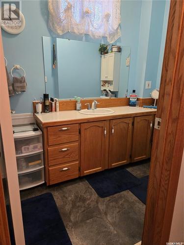 358 Prince Edward Street, Melville, SK - Indoor Photo Showing Bathroom