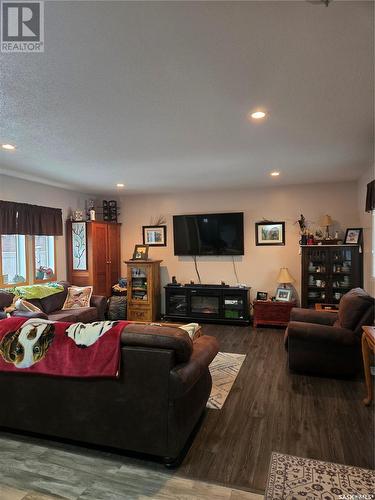 358 Prince Edward Street, Melville, SK - Indoor Photo Showing Living Room