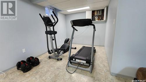 121 19Th Street, Battleford, SK - Indoor Photo Showing Gym Room