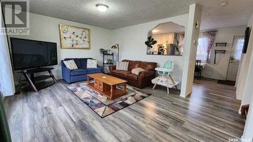 121 19Th Street, Battleford, SK - Indoor Photo Showing Living Room