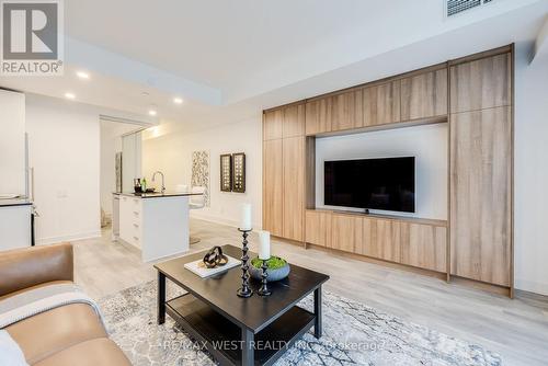 202 - 57 St Joseph Street, Toronto, ON - Indoor Photo Showing Living Room