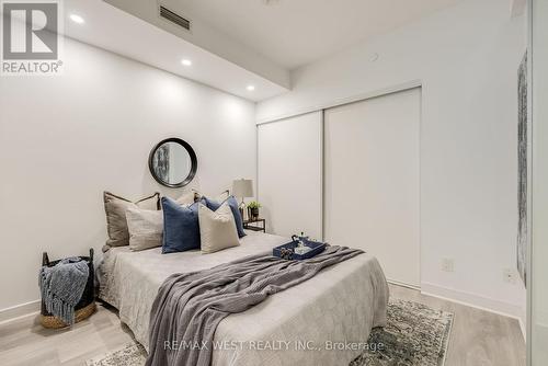 202 - 57 St Joseph Street, Toronto, ON - Indoor Photo Showing Bedroom