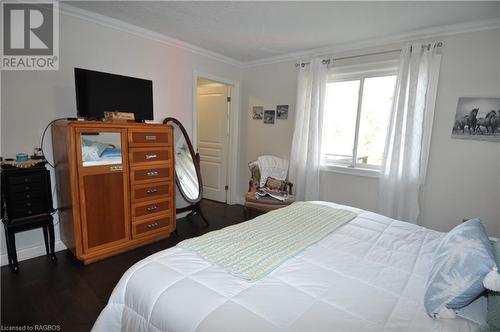 1 Williamson Place, South Bruce Peninsula, ON - Indoor Photo Showing Bedroom