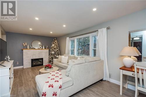 987 Tilley Street, North Bay, ON - Indoor Photo Showing Living Room With Fireplace