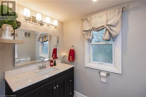 987 Tilley Street, North Bay, ON - Indoor Photo Showing Bathroom