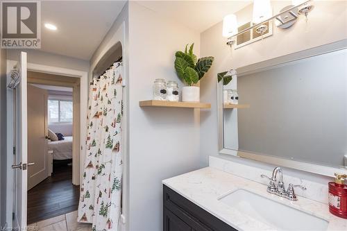 987 Tilley Street, North Bay, ON - Indoor Photo Showing Bathroom