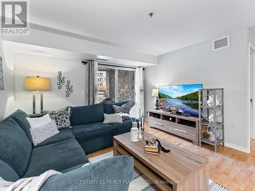 216 - 684 Warden Avenue, Toronto, ON - Indoor Photo Showing Living Room