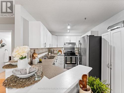 216 - 684 Warden Avenue, Toronto, ON - Indoor Photo Showing Kitchen With Double Sink