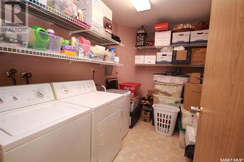 201 1002 108Th Street, North Battleford, SK - Indoor Photo Showing Laundry Room