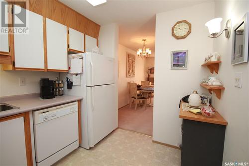 201 1002 108Th Street, North Battleford, SK - Indoor Photo Showing Kitchen