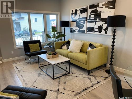 163 Kostiuk Crescent, Saskatoon, SK - Indoor Photo Showing Living Room