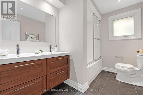 1863 Heather Hills Drive, Burlington, ON - Indoor Photo Showing Bathroom