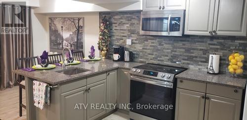 189 Ryerson Road, Oakville, ON - Indoor Photo Showing Kitchen