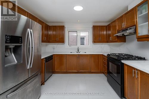 47 Echoridge Drive, Brampton, ON - Indoor Photo Showing Kitchen