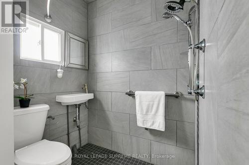 112 Rosethorn Avenue, Toronto, ON - Indoor Photo Showing Bathroom