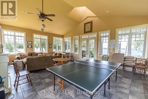 9 - 41 Rosedale Trail, Kawartha Lakes, ON - Indoor Photo Showing Living Room