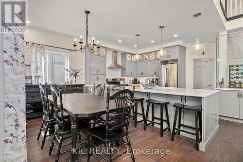 9 - 41 Rosedale Trail, Kawartha Lakes, ON - Indoor Photo Showing Dining Room