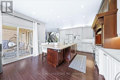 26 Gesher Crescent, Vaughan, ON - Indoor Photo Showing Kitchen With Upgraded Kitchen