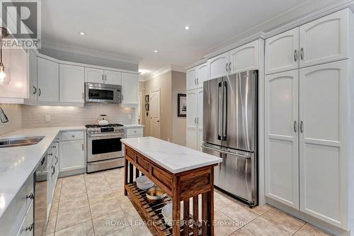 4070 Stadelbauer Drive, Lincoln, ON - Indoor Photo Showing Kitchen With Double Sink With Upgraded Kitchen