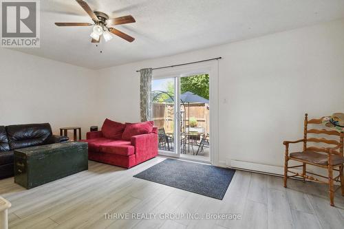 130 - 1330 Jalna Boulevard, London, ON - Indoor Photo Showing Living Room