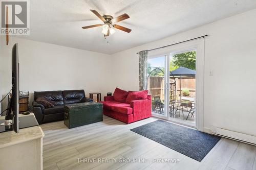 130 - 1330 Jalna Boulevard, London, ON - Indoor Photo Showing Living Room