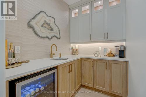 119 Duke Street, Middlesex Centre (Komoka), ON - Indoor Photo Showing Kitchen