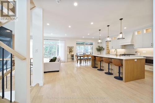 119 Duke Street, Middlesex Centre (Komoka), ON - Indoor Photo Showing Kitchen With Upgraded Kitchen