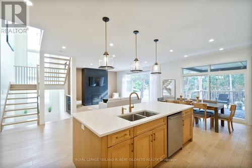 119 Duke Street, Middlesex Centre (Komoka), ON - Indoor Photo Showing Kitchen With Double Sink With Upgraded Kitchen